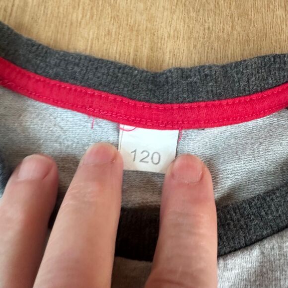 Kids Christmas Santa Sweatshirt Gray Red Ho Ho Ho Pullover Size 120 (5–6Y) - Picture 3 of 5